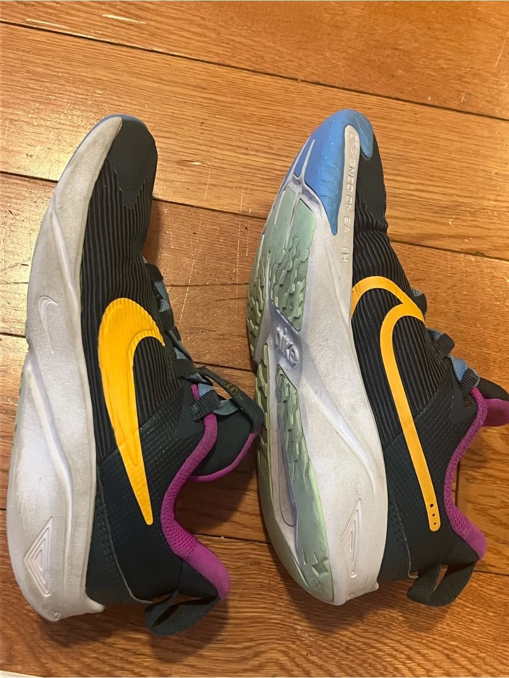 Nike Star Runner 4 Kids Sneaker Size 1Y Bold Colors Running Shoes